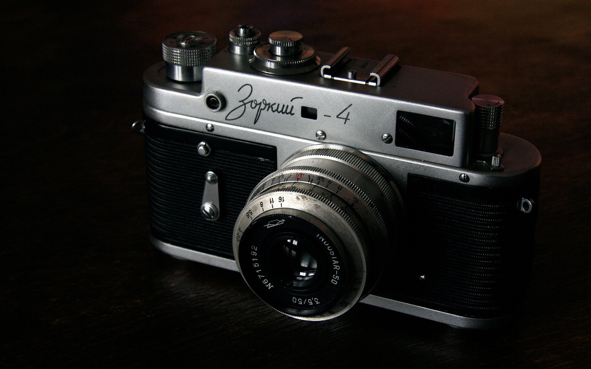 aparat bystry zdjęcie stary retro obiektyw fotoparada sprzęt fotograficzny czarno-biały