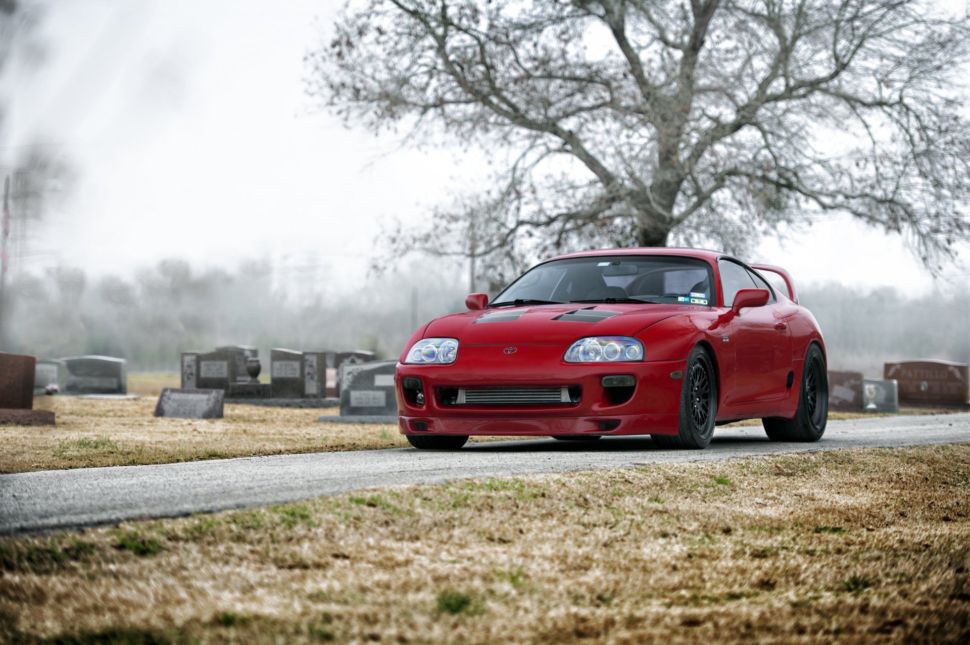 toyota supra czerwony toyota supra czerwony cmentarz groby
