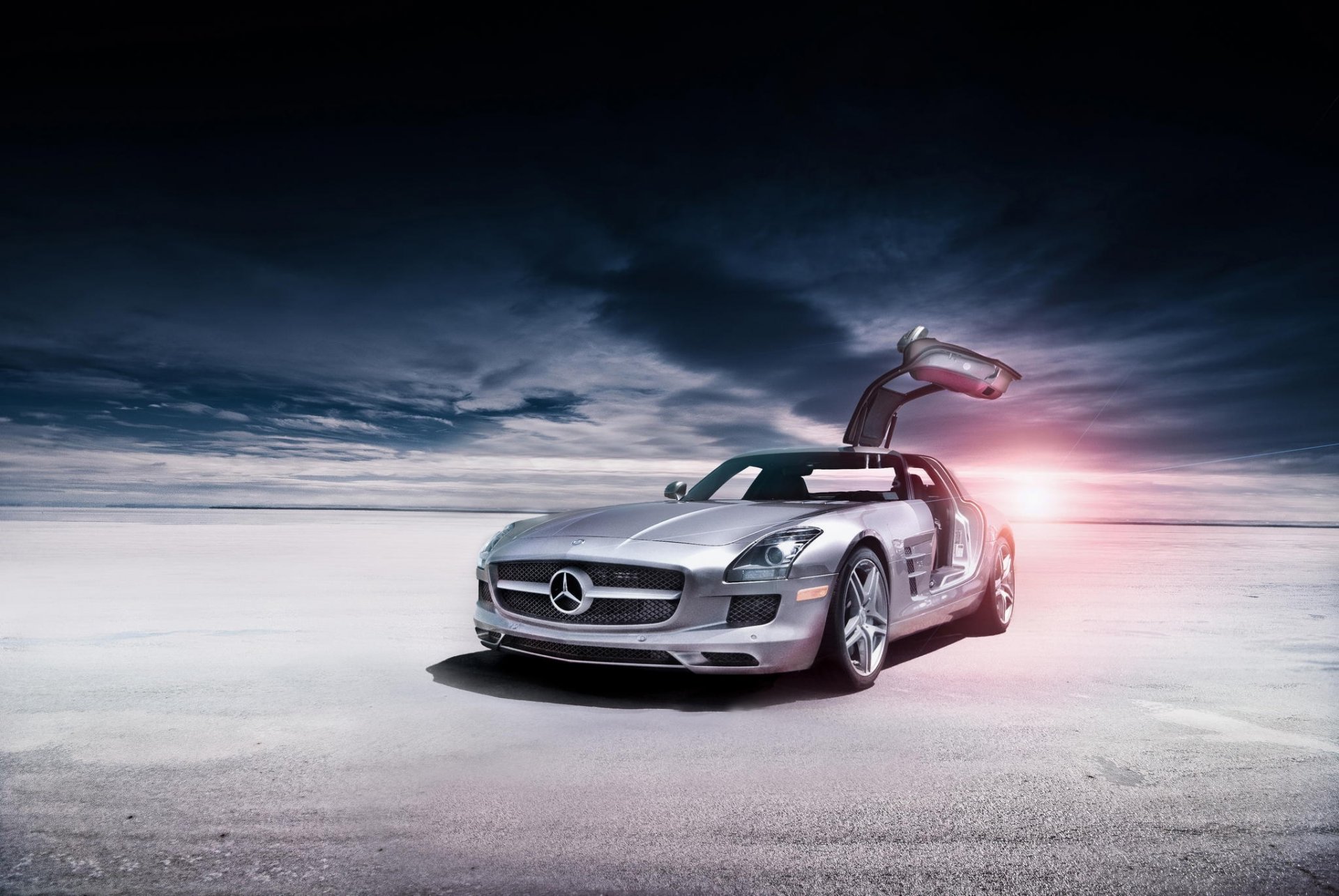 mercedes-benz sls amg srebrny mercedes benz srebrny pustynia