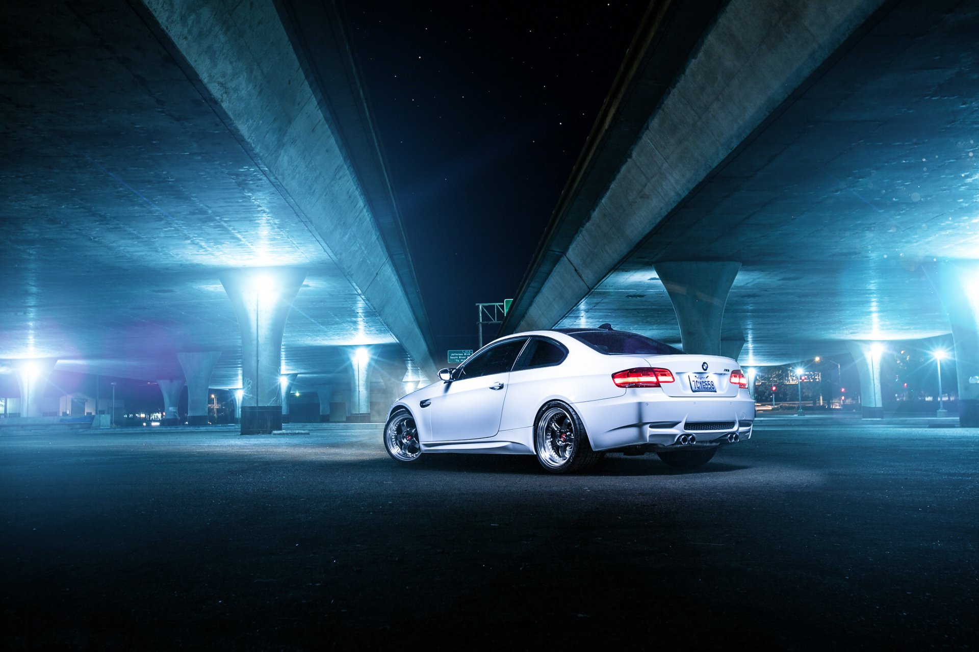 bmw m3 e92 biały tył bmw oś