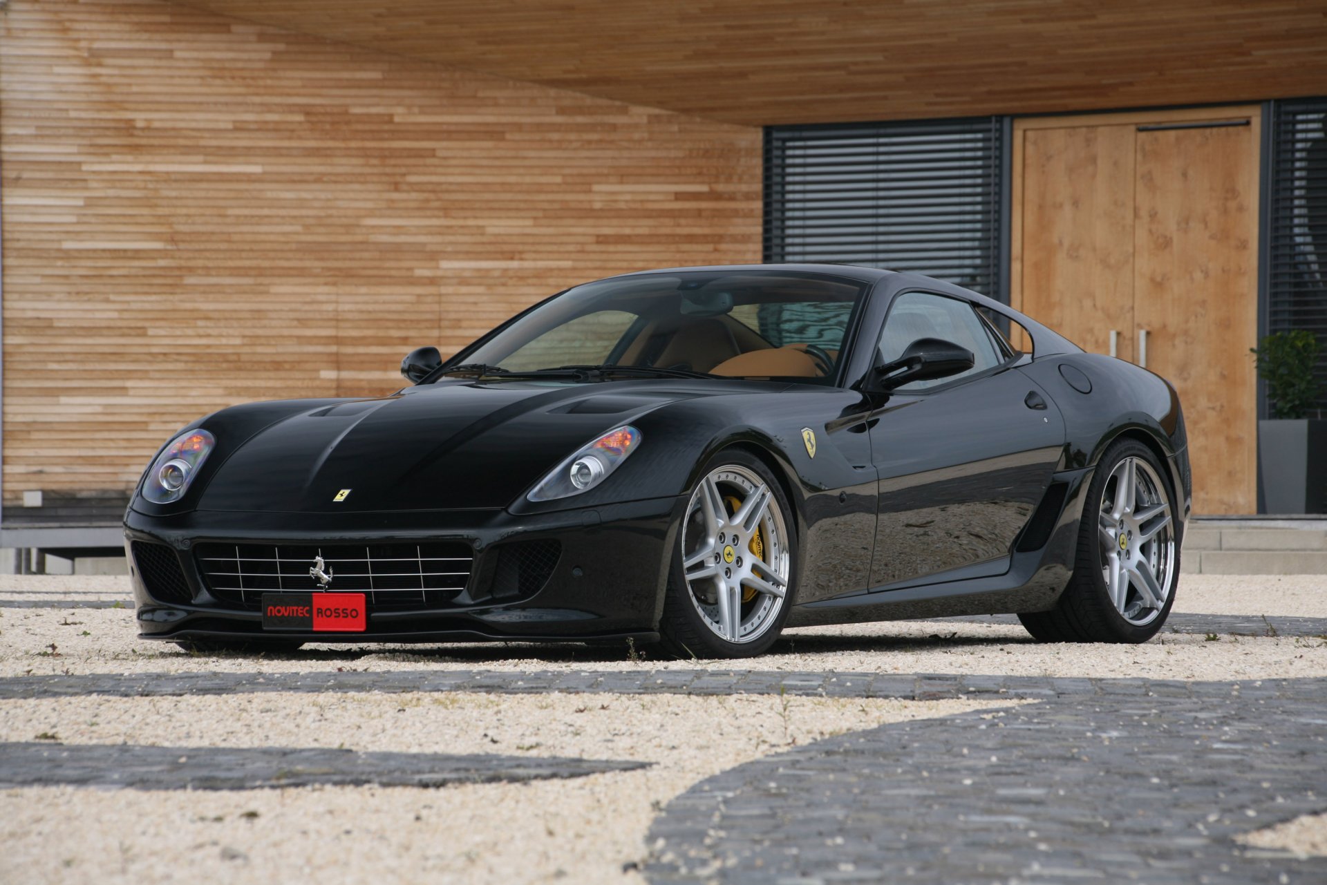 ferrari czarny tuning
