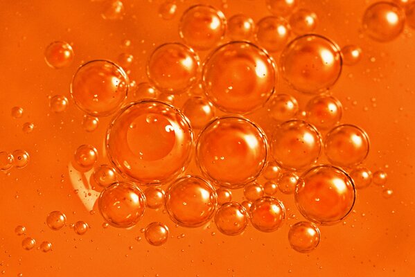 Bąbelki na pomarańczowym tle