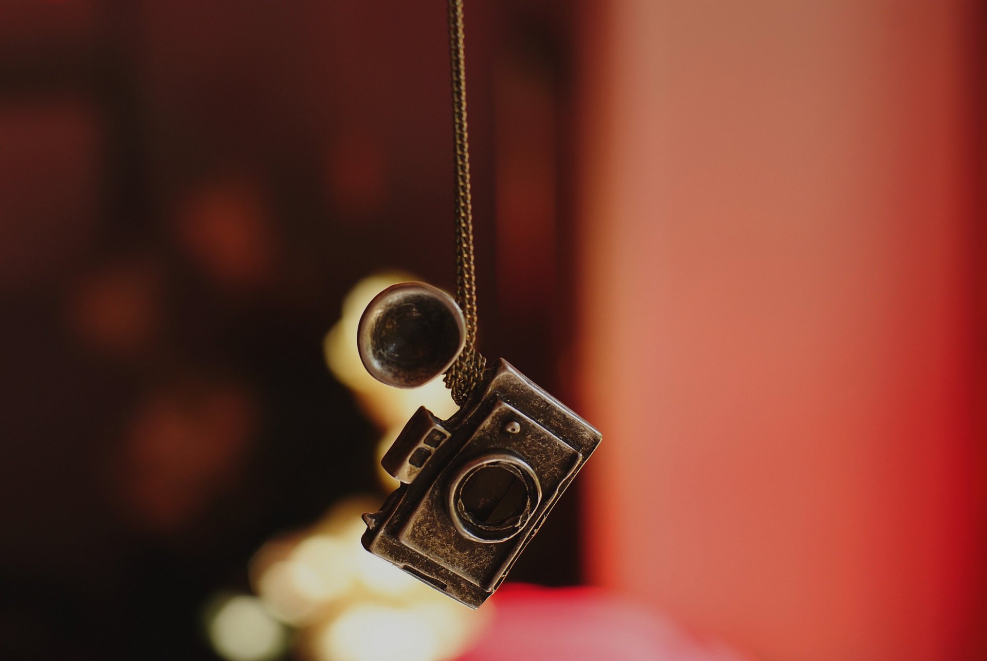 aparat wisiorek łańcuszek