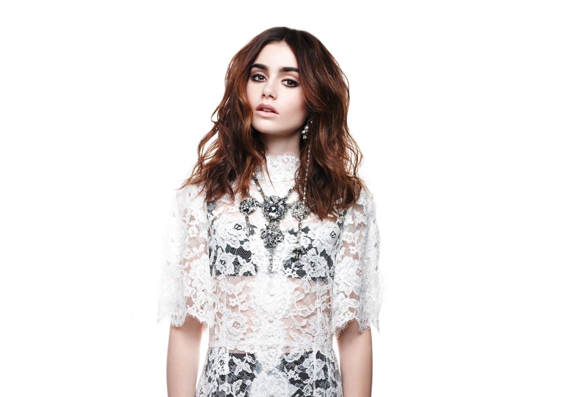 lily collins aktorka białe tło brunetka dziewczyna