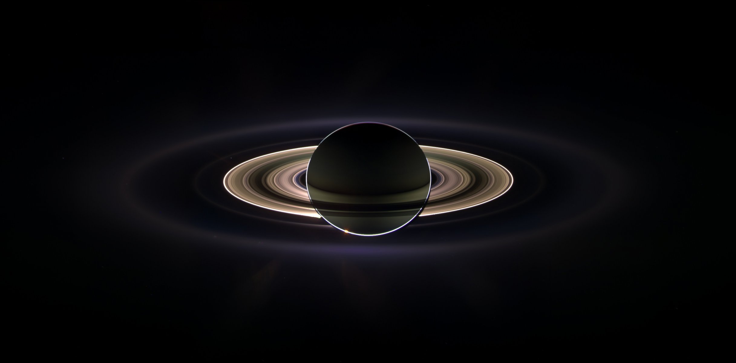 saturn pierścienie cień ziemia cassini