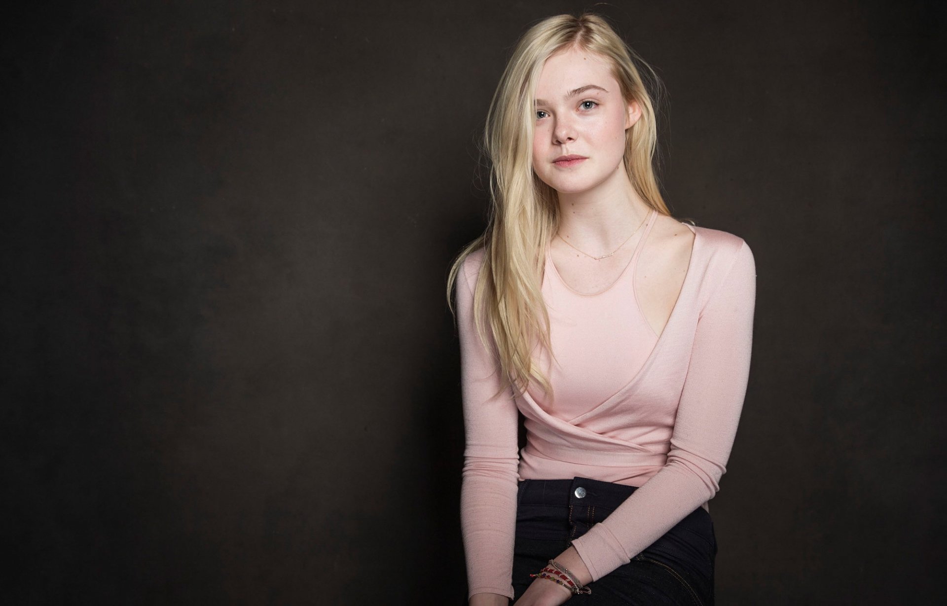 ellie fanning sesja zdjęciowa do filmu young ones młodzież