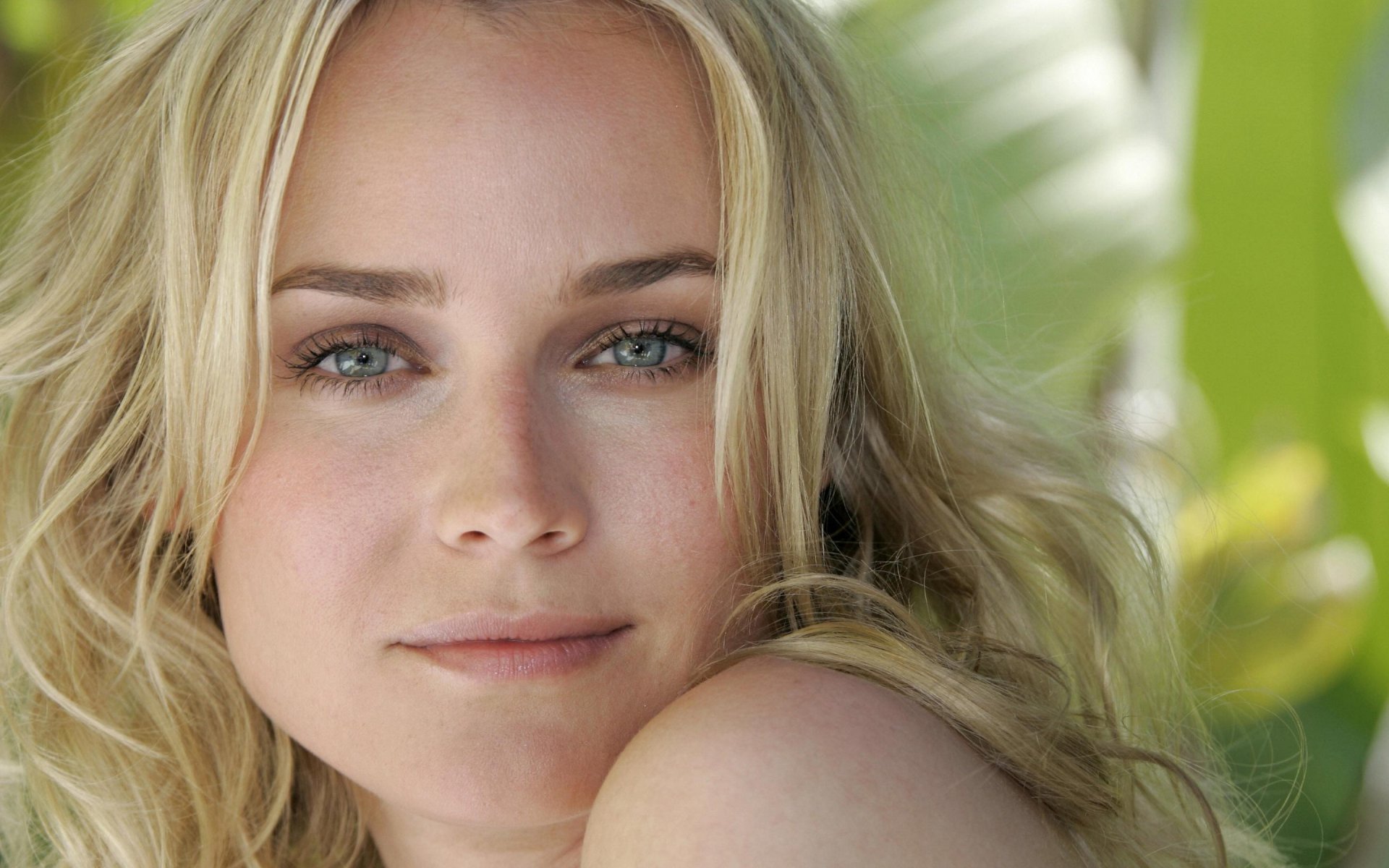 diane kruger diane kruger aktorka piękna modelka wygląd blondynka zieleń świeżość uśmiech ciepło