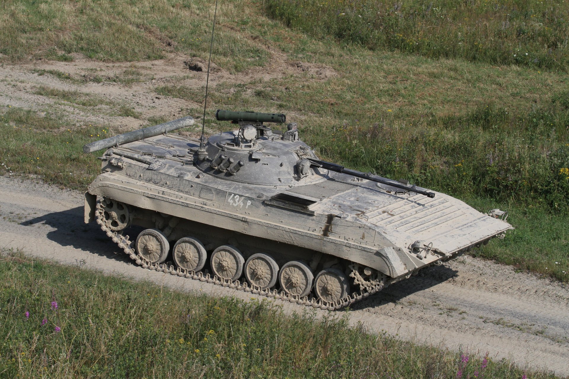 bmp-2 bojowy pojazd piechoty