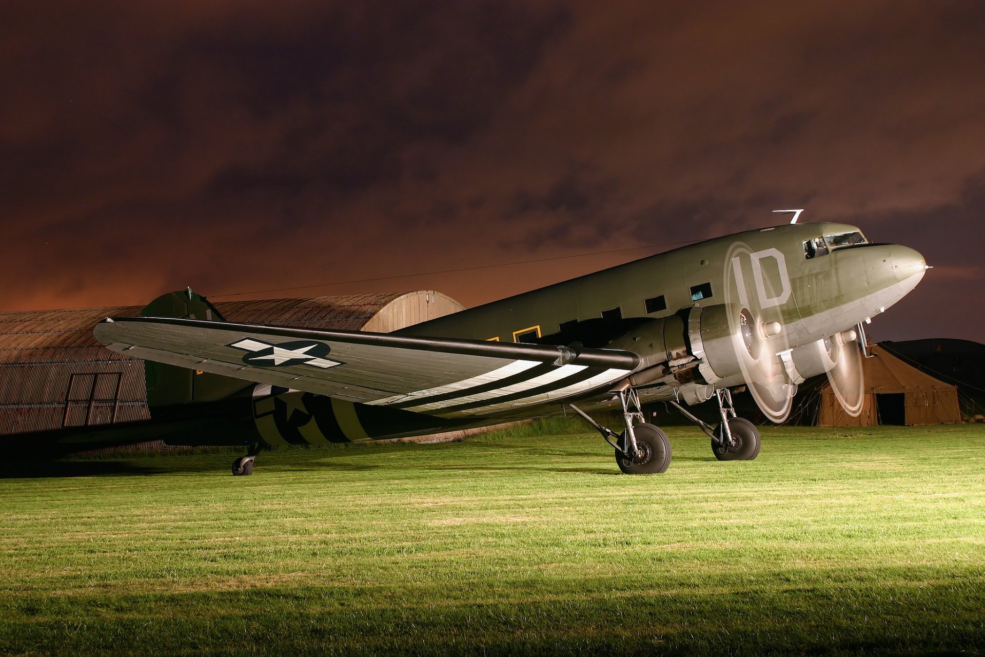 douglas c-47a dakota amerykański wojskowy samolot transportowy lotnisko