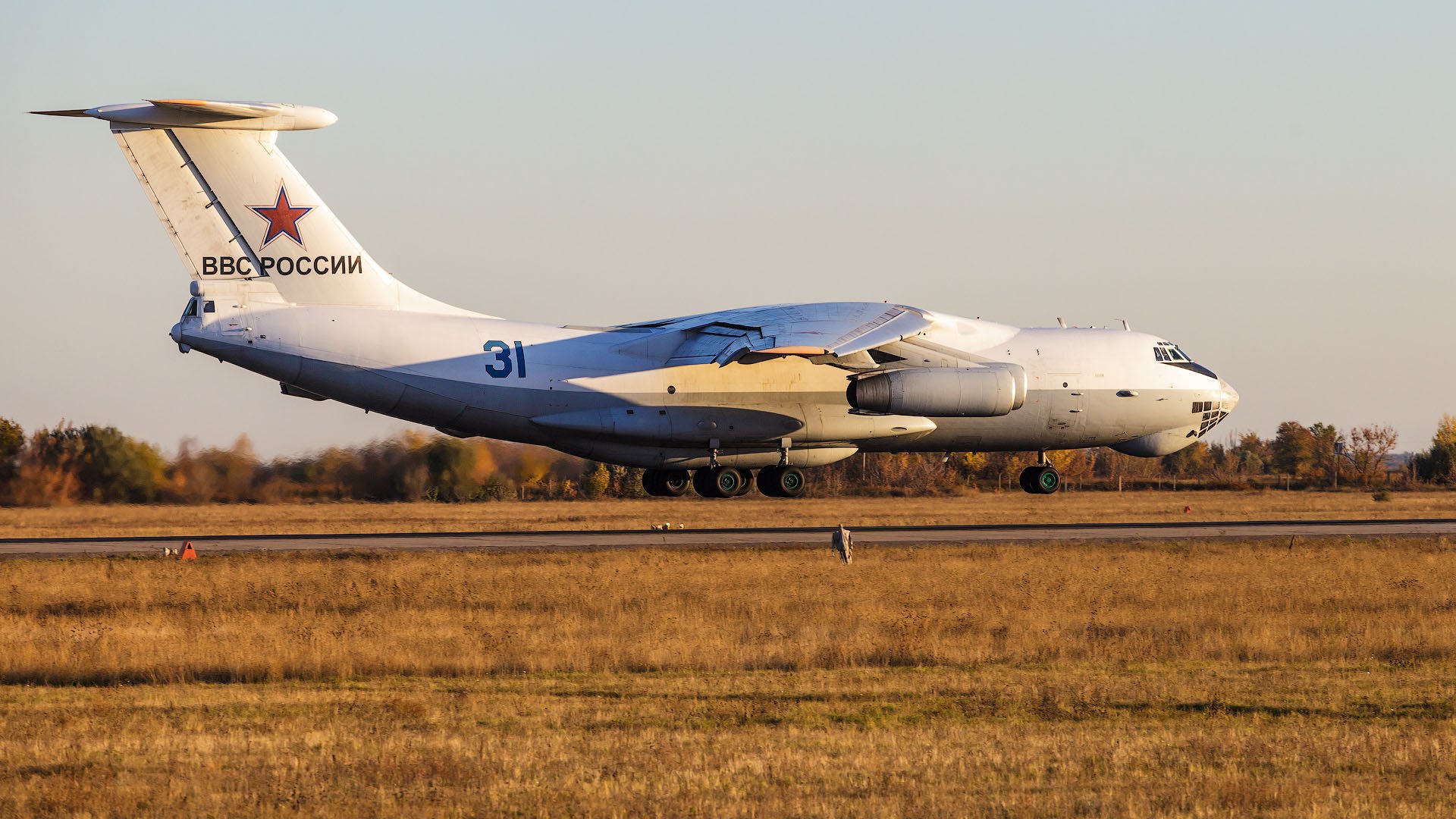 baza lotnicza engels siły powietrzne federacji rosyjskiej il-76td lądowanie