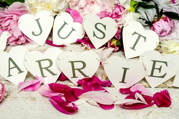 Piękna girlanda z liter z kwiatami