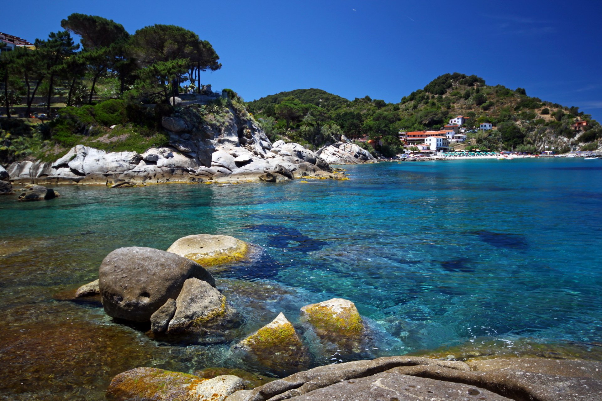 wybrzeże włochy kamienie morze toskania portoferraio natura zdjęcia